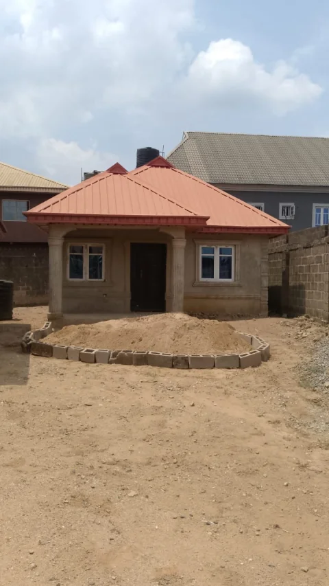 2BEDROOM UNCOMPLETED 3