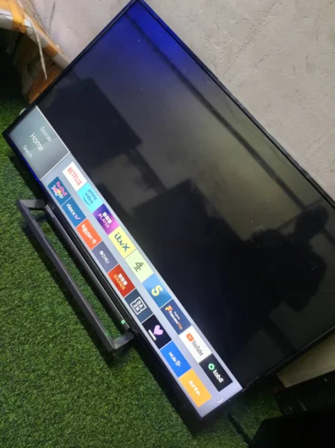 50 inches UK used Smart TV 6