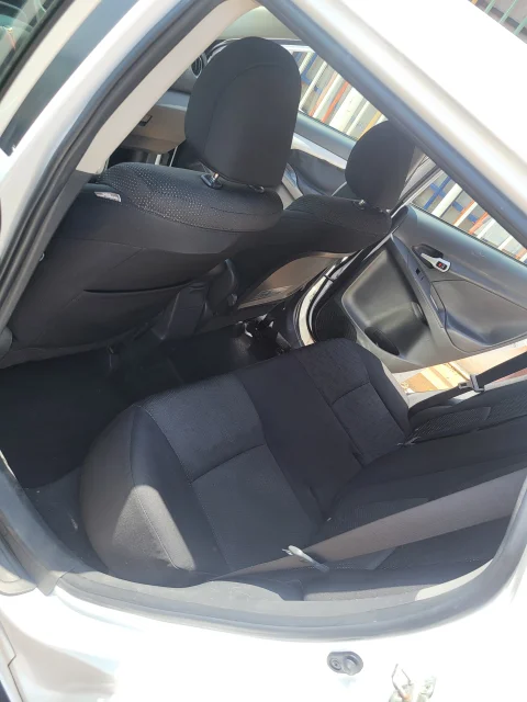 Pontiac Vibe 2010 (Foreign Used) | Fuel Efficient & Smooth Ride 6