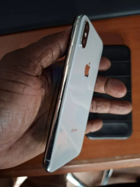 Apple Iphone X (user owned) 6