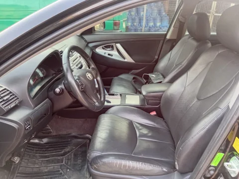 TOYOTA CAMRY 2011 SE 3