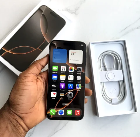 Iphone 16 pro max dubai version 8