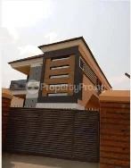 To Let: A modern standard 3bedroom flat.