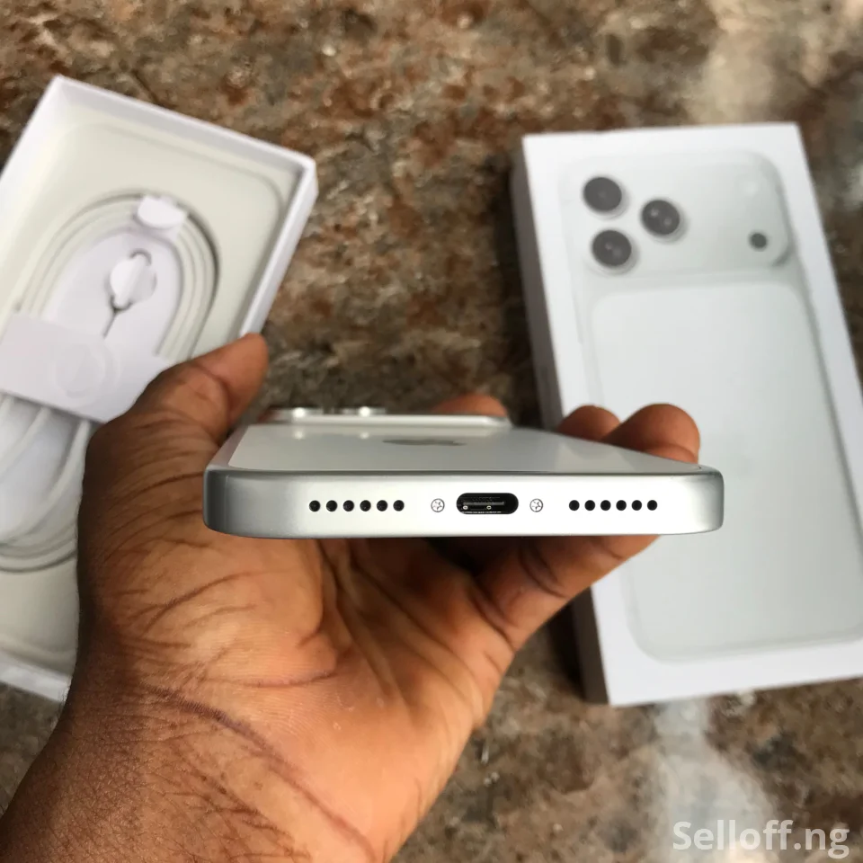 Iphone 17 pro max Dubai android version