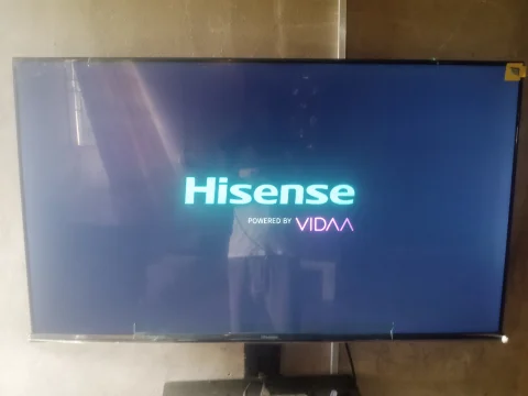Hisense Framless Smart 43 inches 3