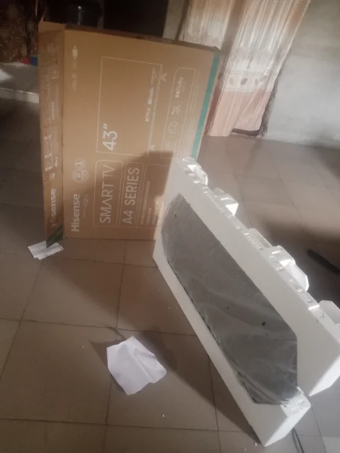 Hisense Framless Smart 43 inches