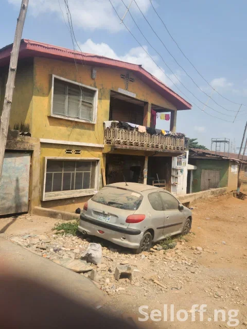 For Sale : 16 rooms story building, built on a standard plot of land