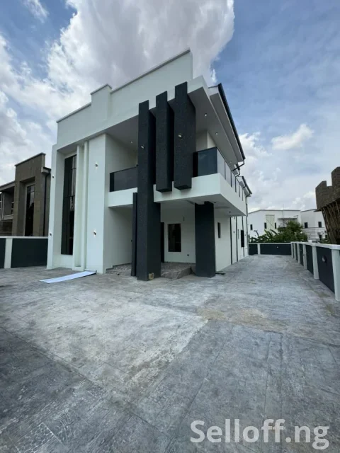 For Sale: Luxury 4-bedroom fully detached duplex