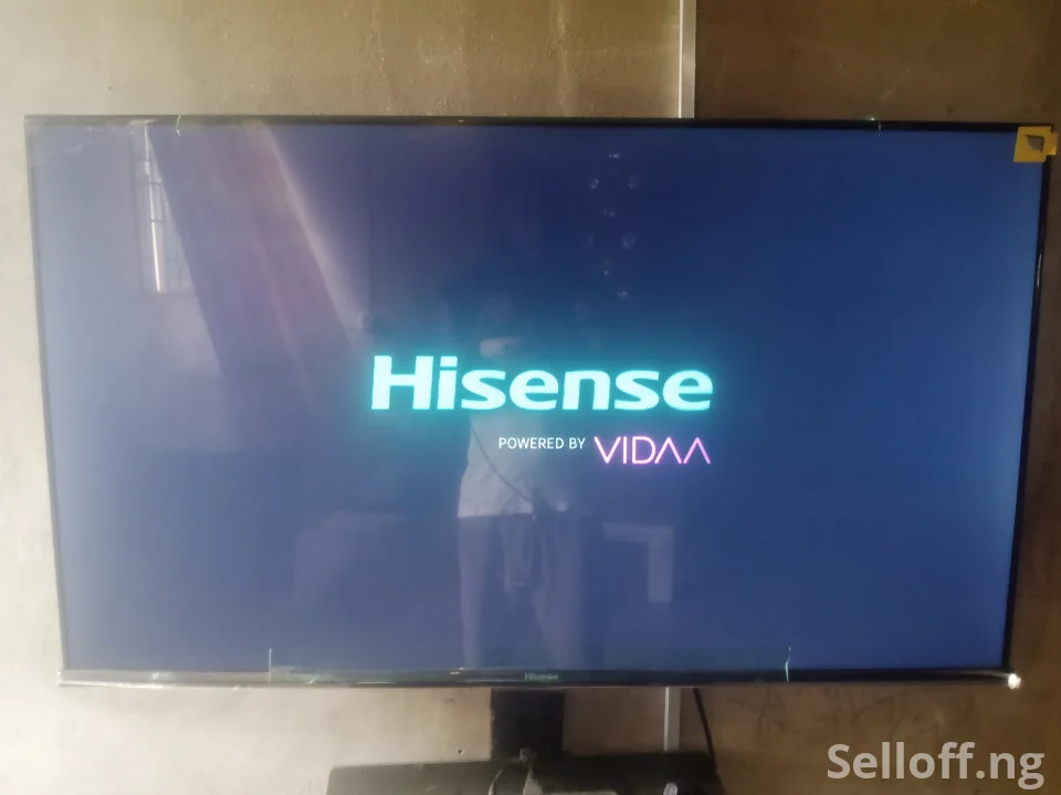 Hisense Framless Smart 43 inches