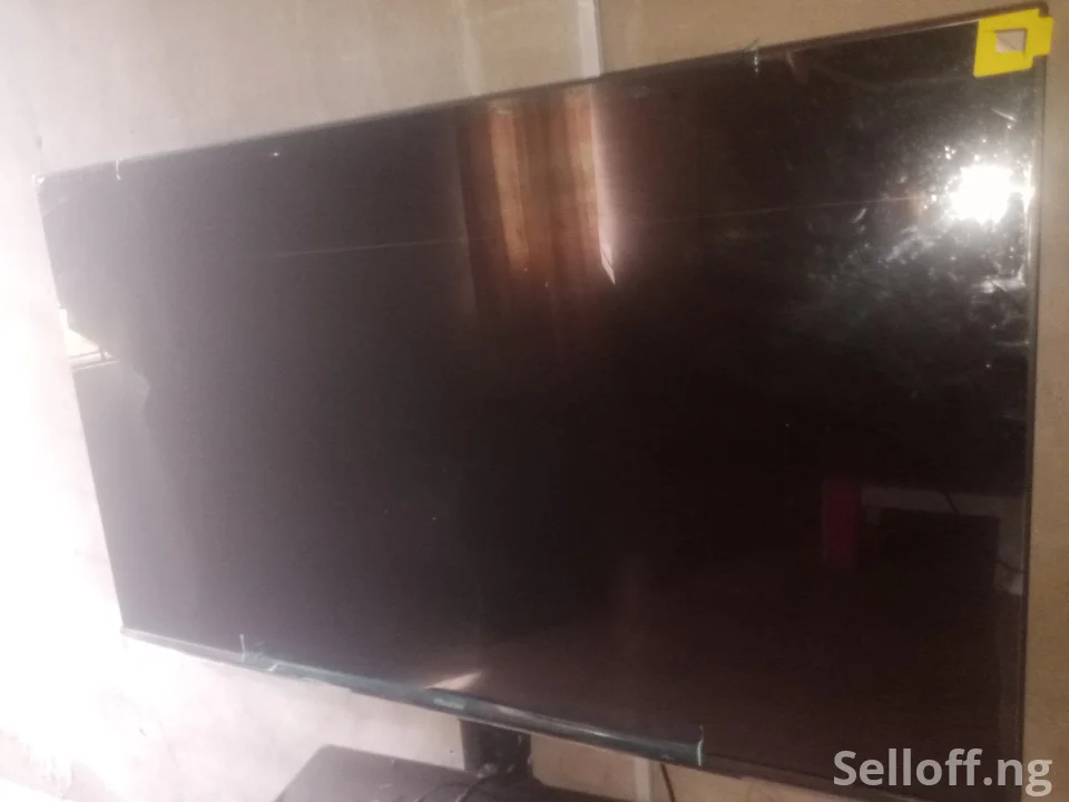 Hisense Framless Smart 43 inches