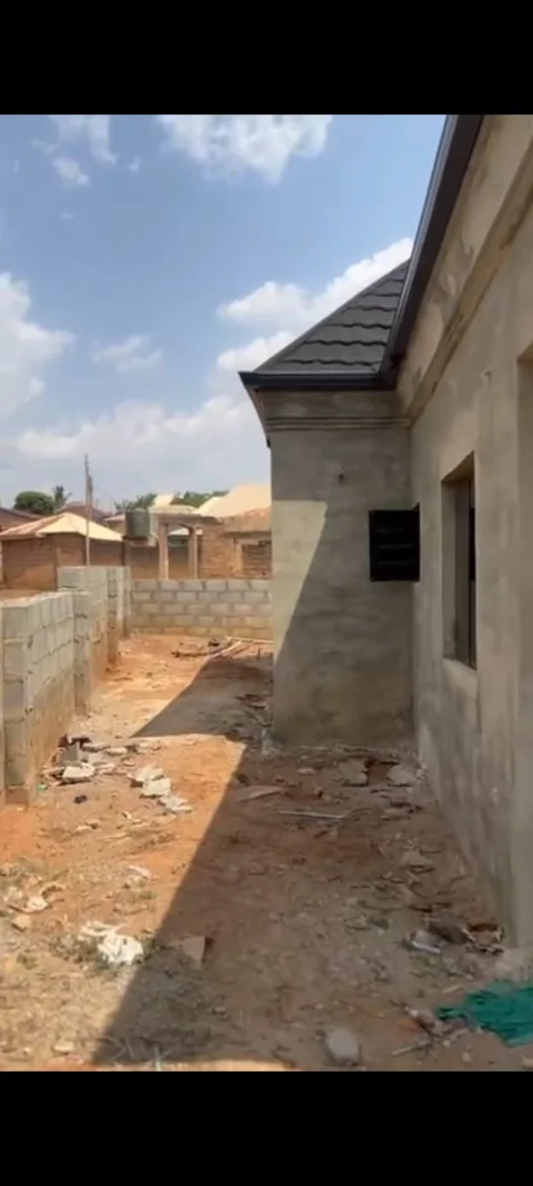 uncompleted 3 bed room bungalow 7