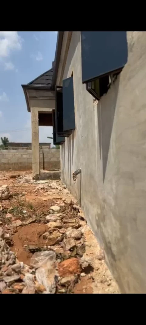 uncompleted 3 bed room bungalow 6