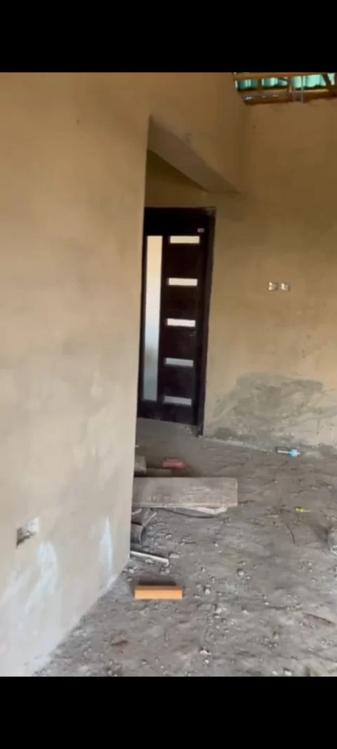 uncompleted 3 bed room bungalow