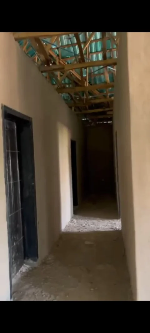 uncompleted 3 bed room bungalow