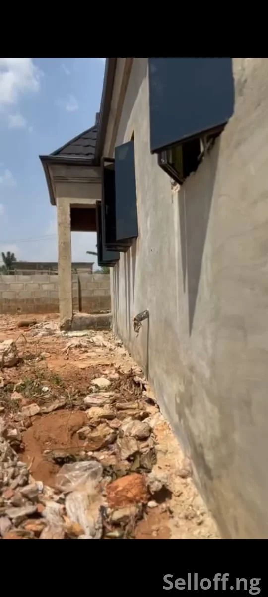 uncompleted 3 bed room bungalow