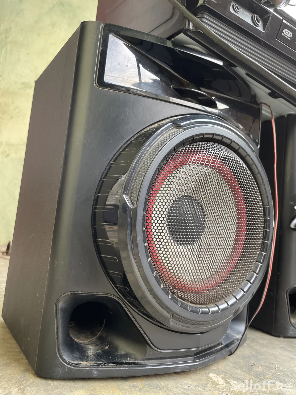 LG XBOOM CJ44 480W sound system Very clean and in perfect working condition Extremely loud with deep bass Supports Bluetooth, USB, CD, and AUX No faults, just plug and play Reason for sale: Need cash urgently Location: [IBADAN] Available for immediate pickup WHATSAPP or CALL 09068868585
