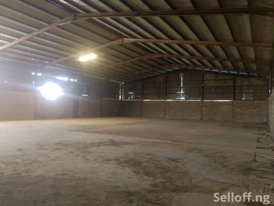 For Lease: Warehouse measuring 4700 SQM at Methodist Environs