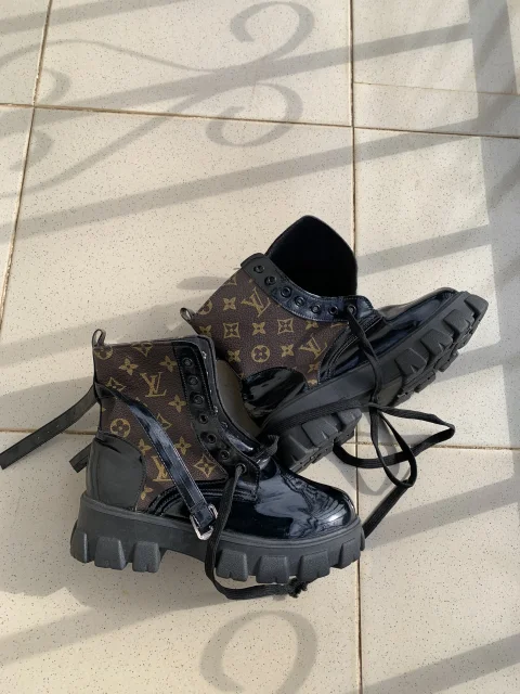 Women’s boot 5