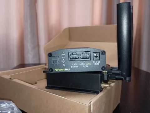 Peplink BR1 mini 4G router 3