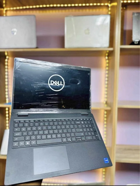 Dell Latitude 3520 3