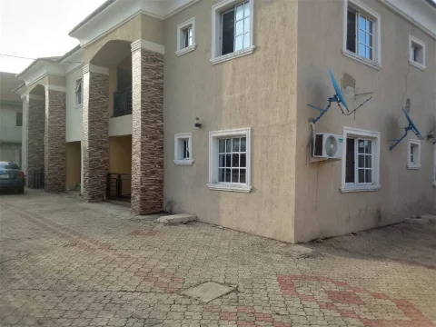 To Let: A modern standard 3bedroom flat