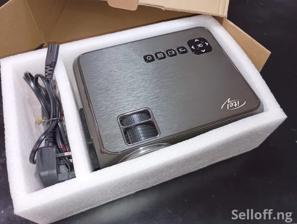itel Cinema TV Q1 Projector