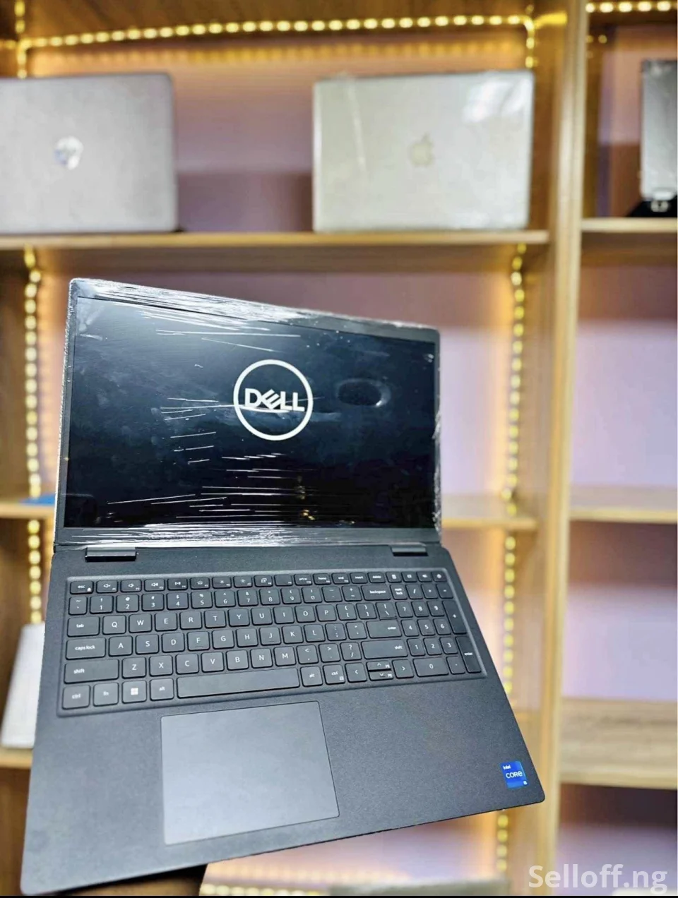Dell Latitude 3520