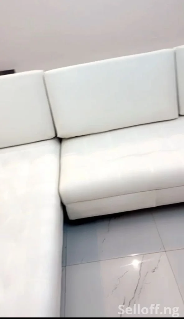 L sitter couch