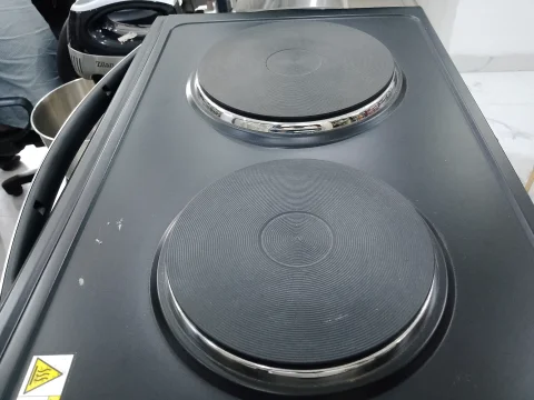 Electrical Oven With Tray And Rack 6