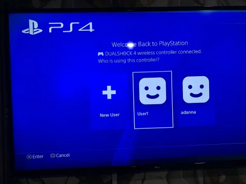 Sony PlayStation 4 slim 6