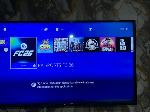 Sony PlayStation 4 slim 5