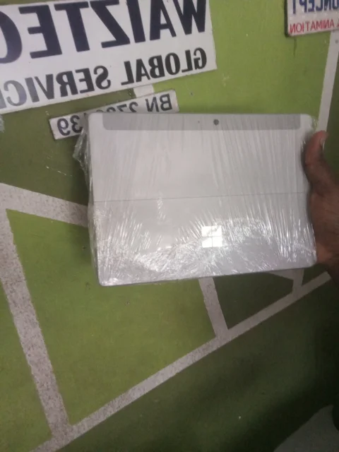 Microsoft SURFACE GO  Tablet 3