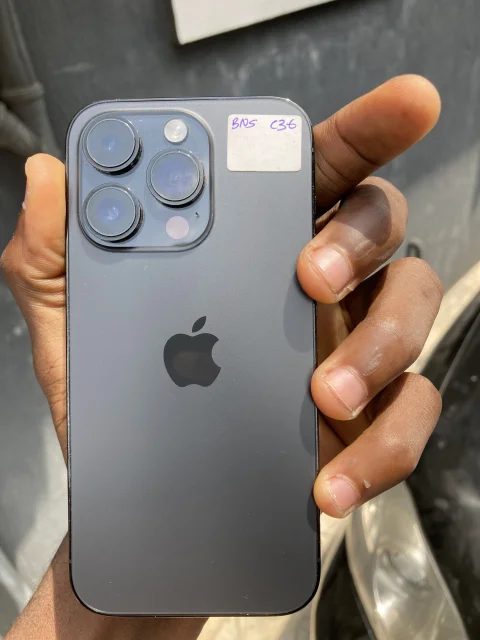 iPhones 14 pro eSIM 4