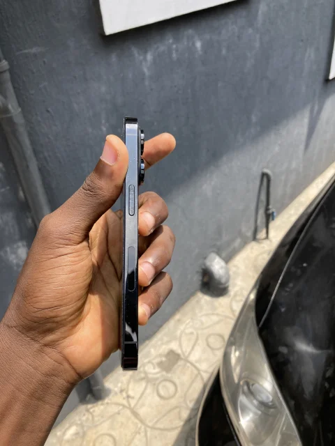 iPhones 14 pro eSIM