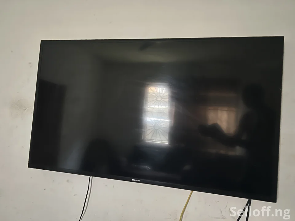 50 inch Samsung Smart TV
