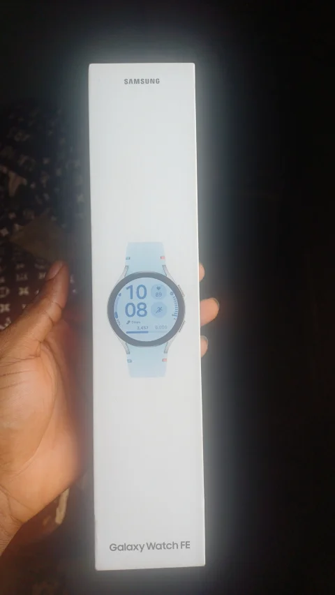 Samsung Galaxy Watch FE 40mm With Extra Chain Strap 3