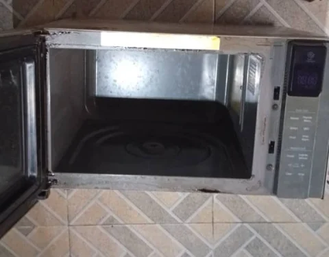 Microwave (Fairly used) 3