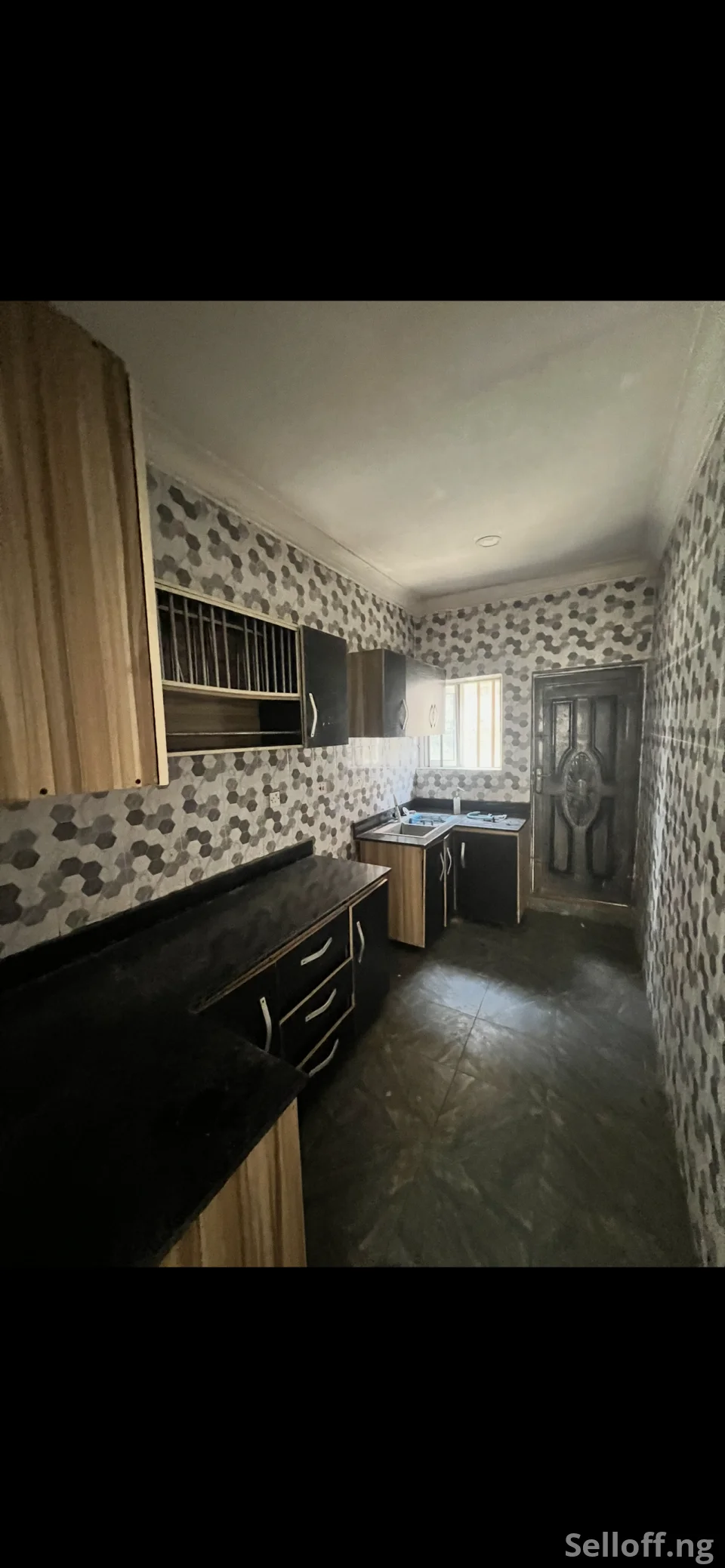 Newly built 2 bedroom flat en-suite at Iyana school iba